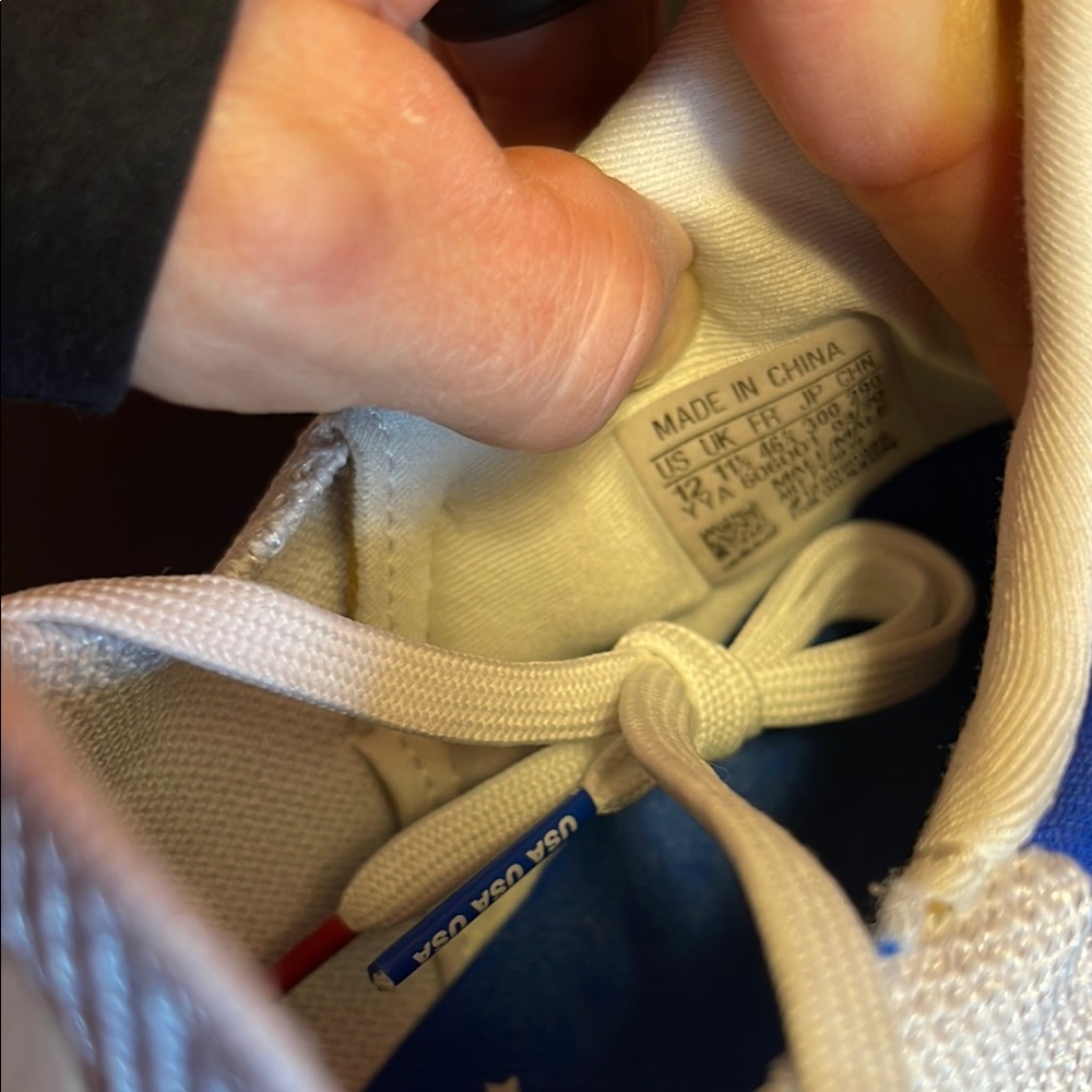 Adidas Men's White and Blue Running Shoes - Picture 2 of 15